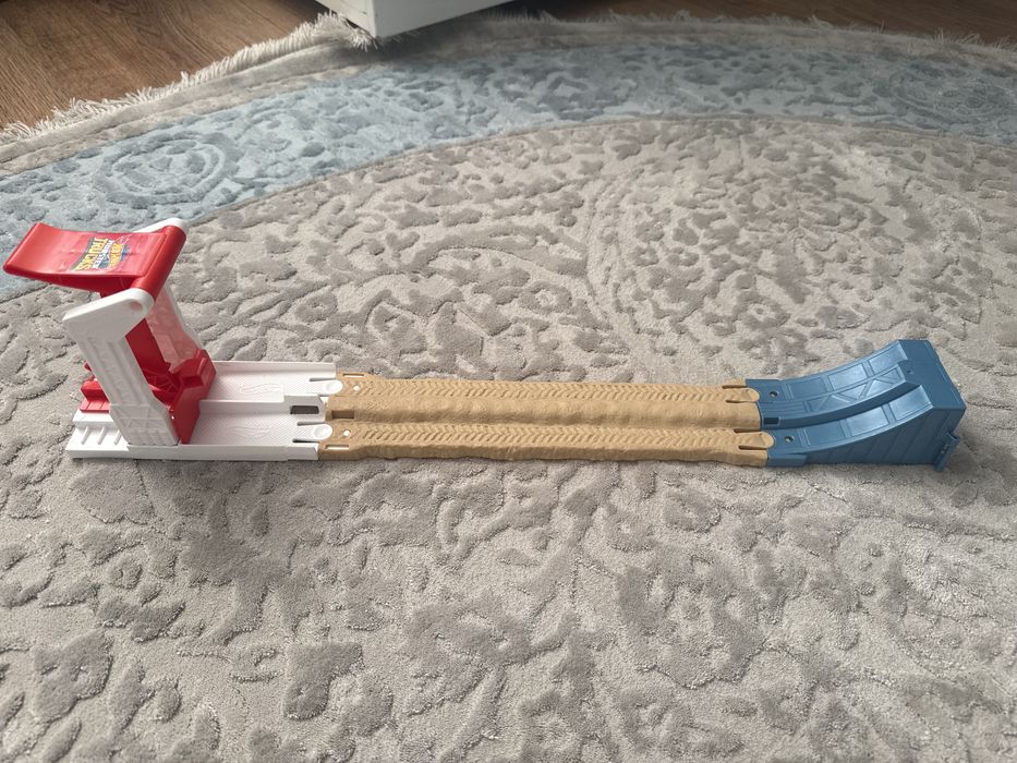 Машинки позашляховикиMonster TrucksHot Wheels