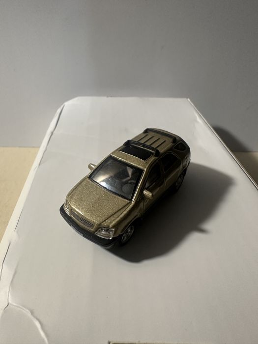 Lexus RX300 Scale 1:87