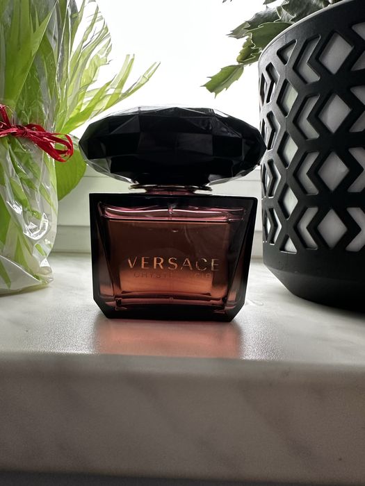 Versace Crystal Noir EDT 85 ml z 90 ml