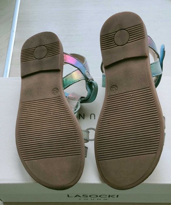 Sandałki dziewczęce skórzane na rzepy, Lasocki, rozmiar 32.