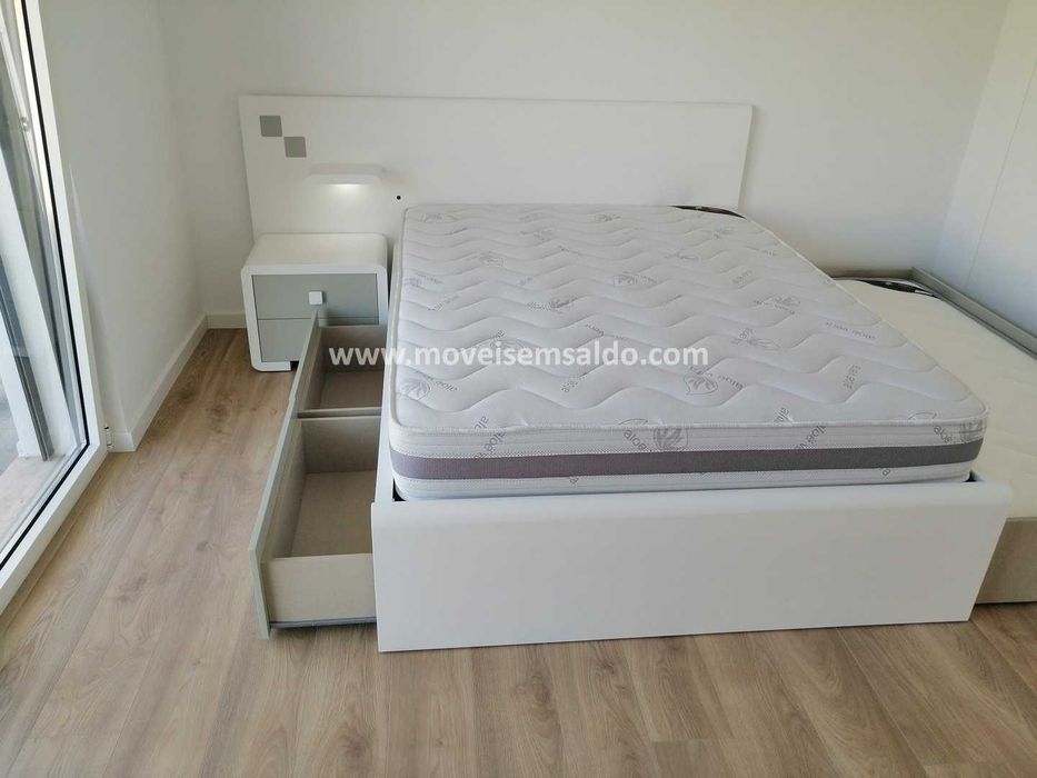 Cama de Casal Estofada c/ Gaveta - Fabricamos todas medidas e cores.