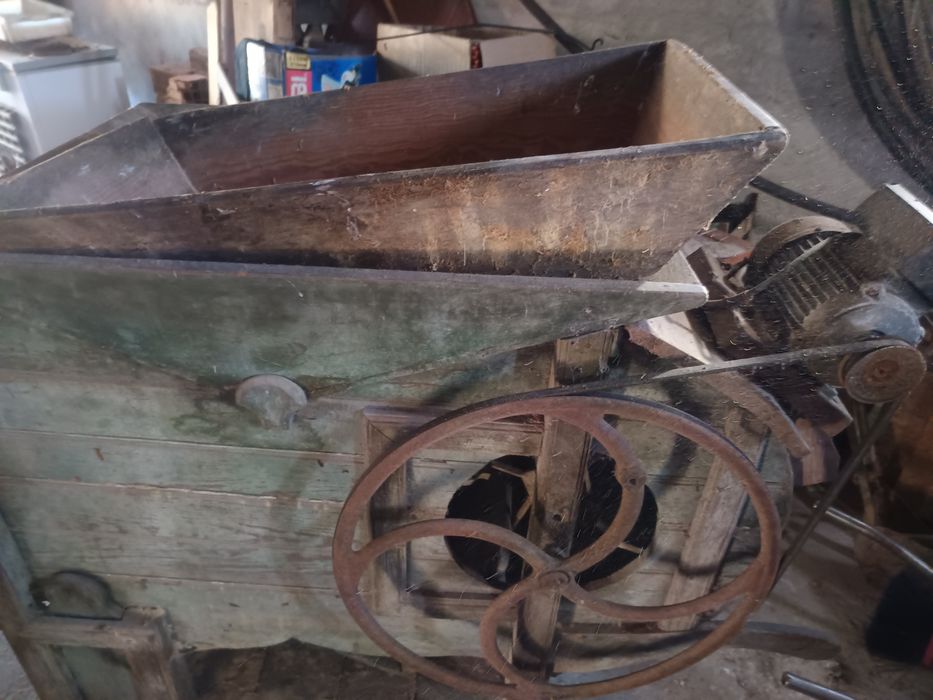 Vende se tarara usada