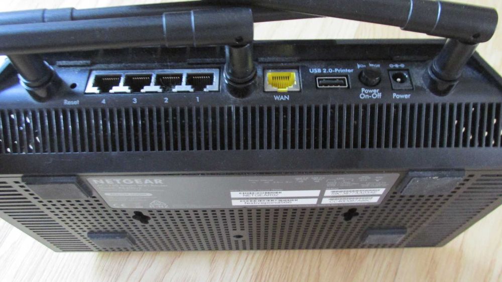 Router bezprzewodowy NETGEAR model R6400v2