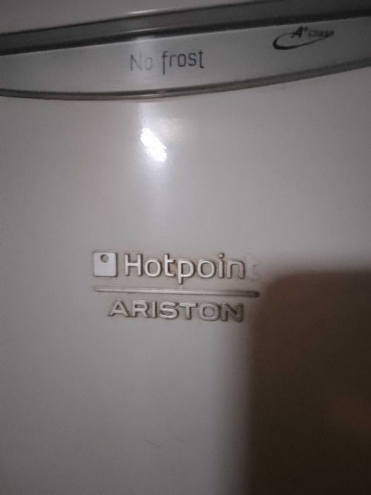 Продам Холодильник  ARISTON