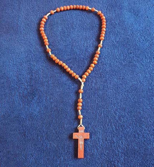 Różaniec Drewniany Okrągły Jasnobrązowy