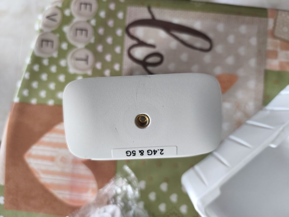 Câmara de vigilância nova dentro da caixa nunca usada selada