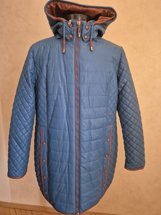 Жіноча демісезонна куртка