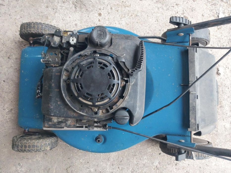 Газонокосарка самохідна