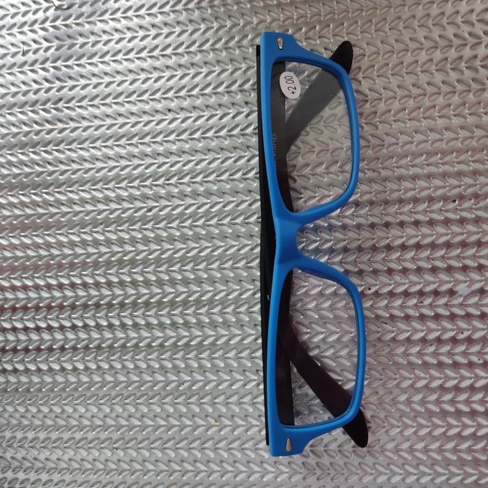 Продам очки с диоптриями +2