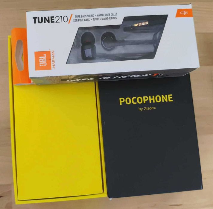 Poccphone F1  - Xiaomi, versão global.