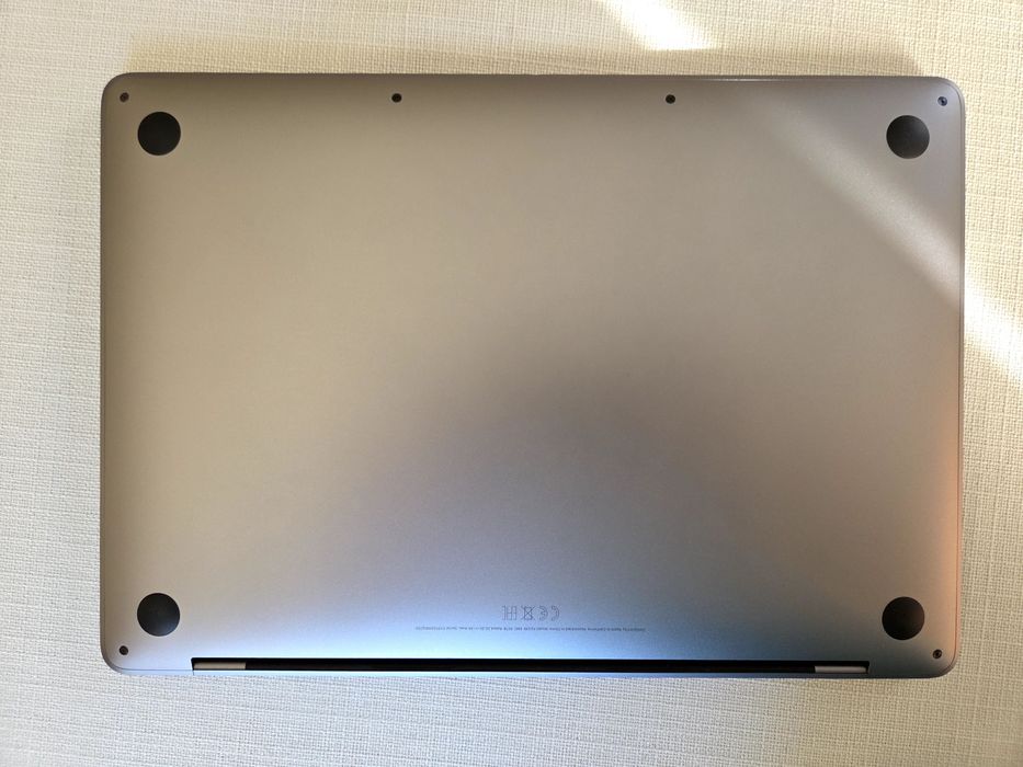 MacBook Pro 13” Touch Bar M1 8/256gb Space Gray