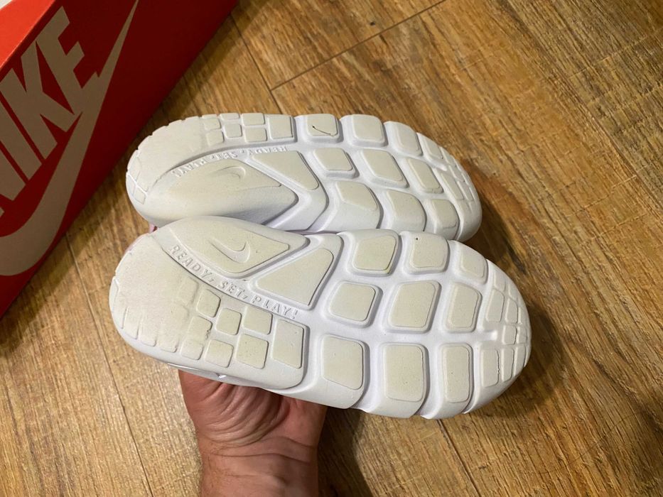 Кросівки дитячі на дівчинку кроссовки детские Nike оригинал р.26