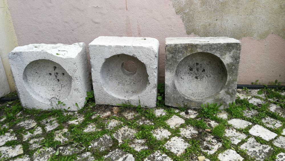 Pias em  granito