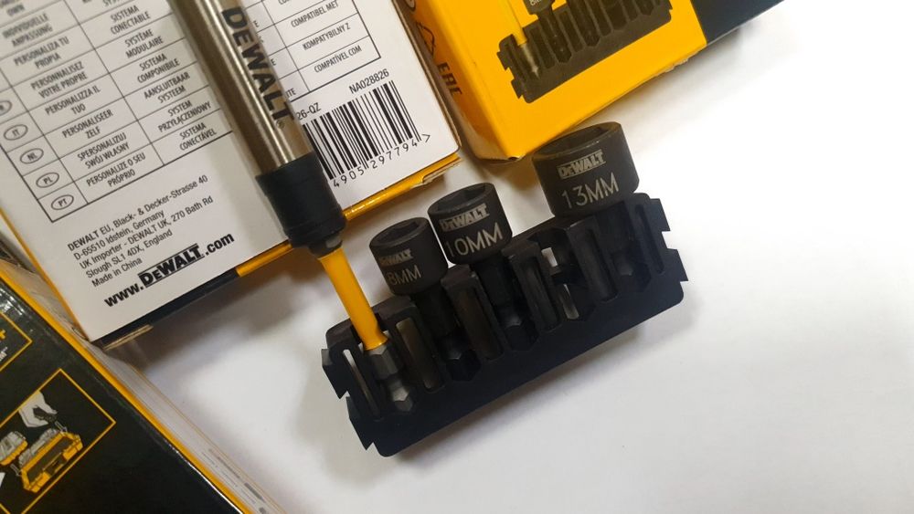 Касета з набором торцевих головок магнітних та тримачем DeWALT DT70826