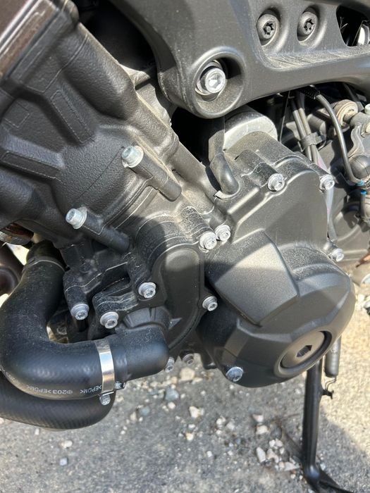 Yamaha MT09 ano 2021 c/ 9420 kms