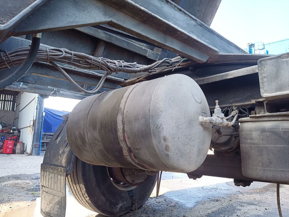 Przyczepa dwustronny wywrot