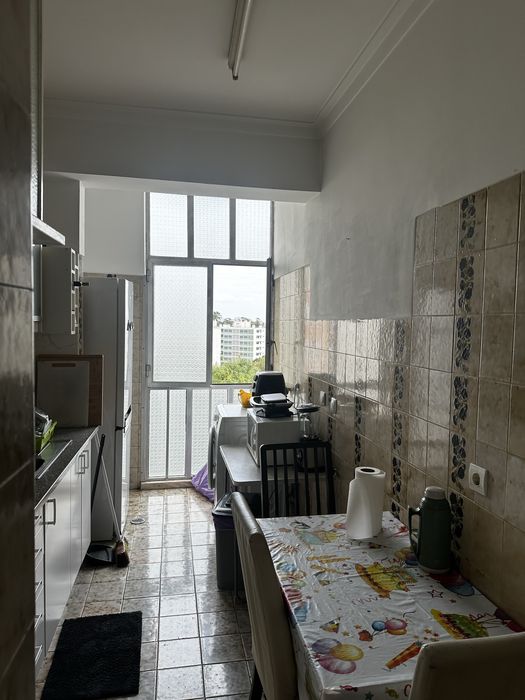 Arrendo quarto na amadora