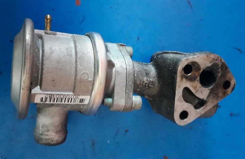 Zawór recyrkulacji egr 06B'131817E Audi A4 B6 A6 A7 A8 079'131101AR
