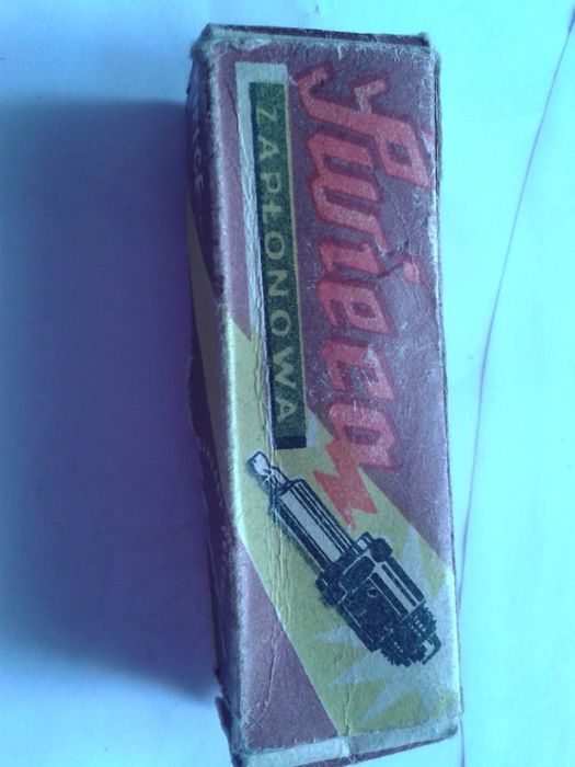 Świeca zapłonowa Iskra  SIMSON MZ ZM14-175 zabytkowa nowa ,kto wie ile ma lat