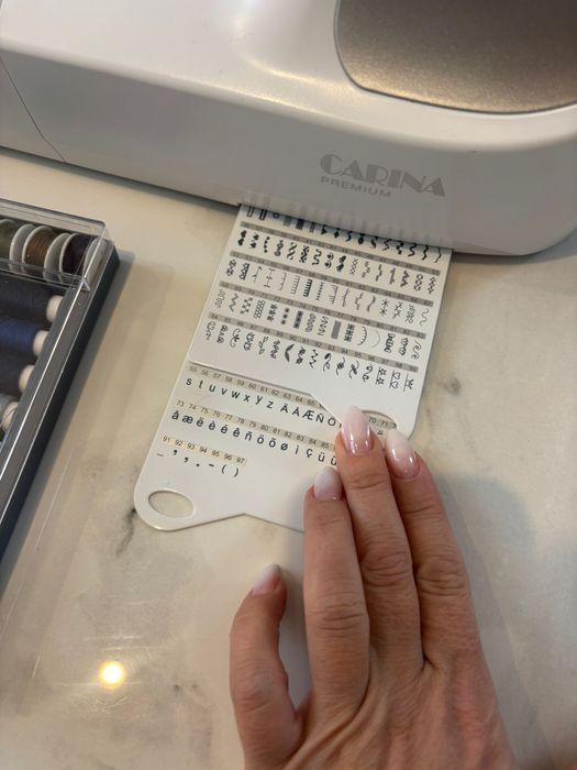 Piękna komputerowa maszyna do szycia