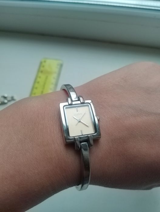 Часы женские oasis