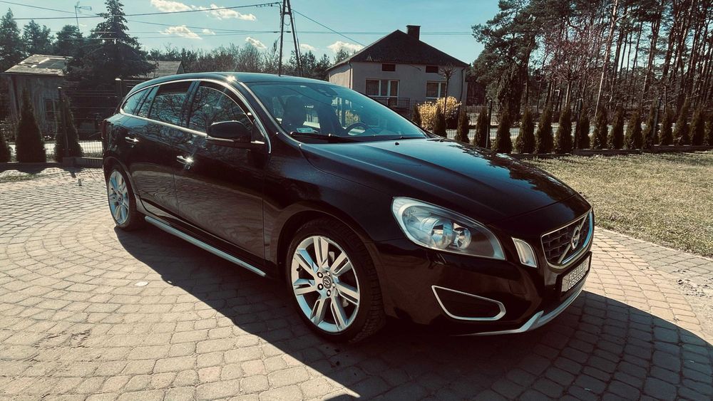 Volvo V60 Momentum diesel 2.0 163KM automat felgi 18 cali