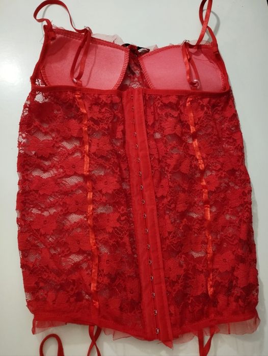 Conjunto vermelho rendado novo
