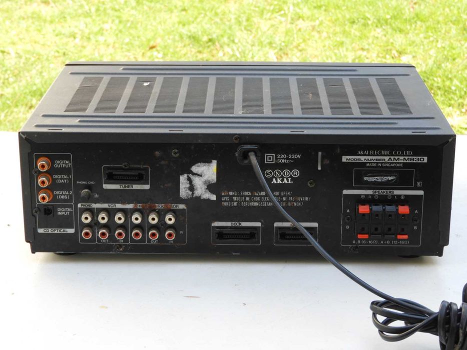 Wzmacniacz Akai AM - M830 do naprawy lub na części