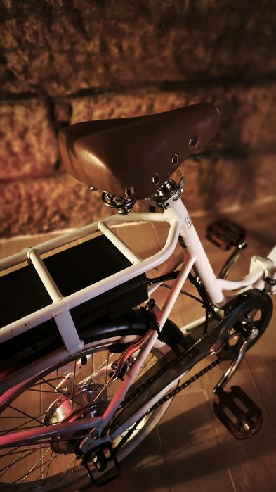 Bicicleta elétrica quase nova