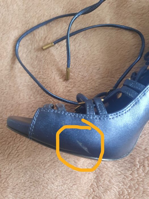 Damskie skórzane granatowe sandały szpilki Balmain - stan bardzo dobry