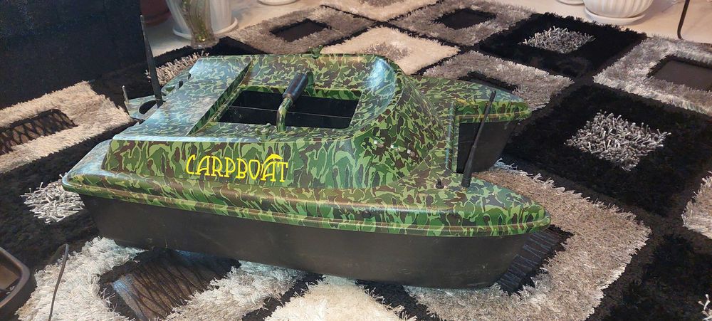 кораблик закормлюючий KARPBOAT DELUXE