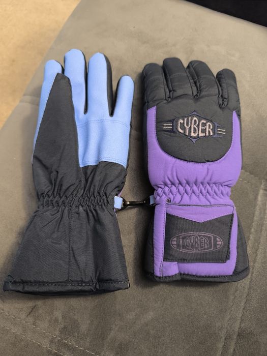 Nowe zimowe rękawiczki narciarskie rozmiar M