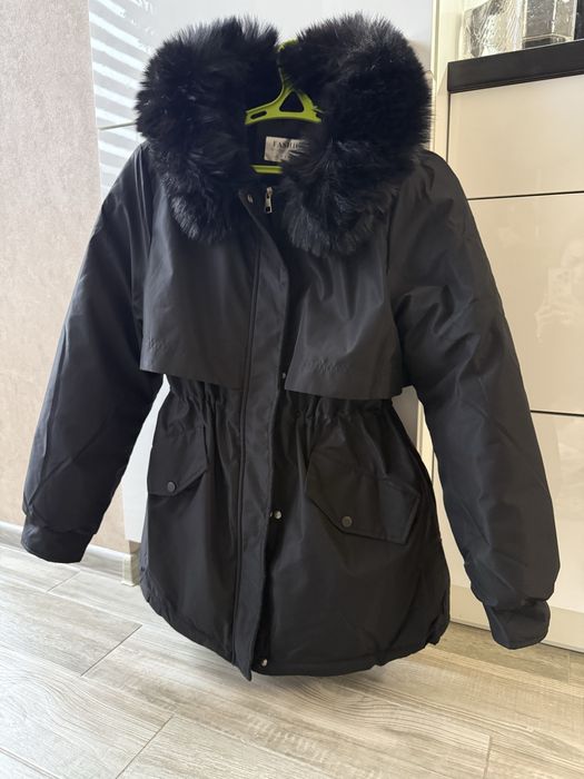 Парка жіноча нова