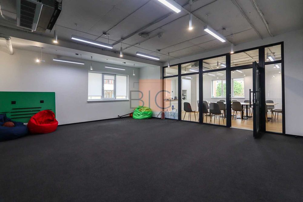 Приміщення 378 м2 з кондиціонерами та ремонтом за вул. Коновальця