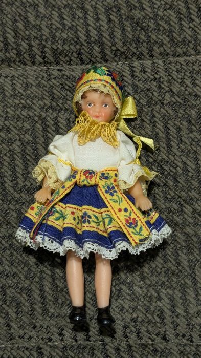 Сувенірна,колекційна лялька