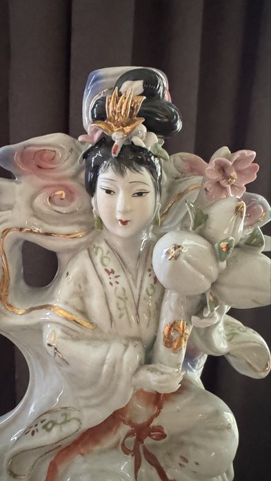 Світильник статуєтка