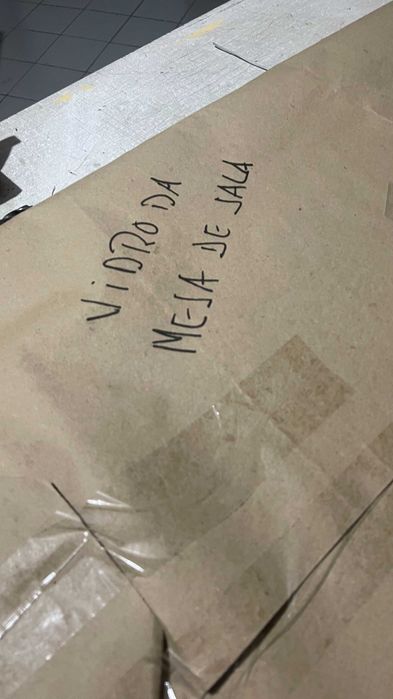 Mesa de Centro com Vidro