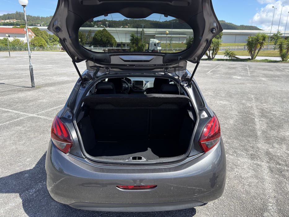 Peugeot 208 1.6 BlueHDI  style 2017