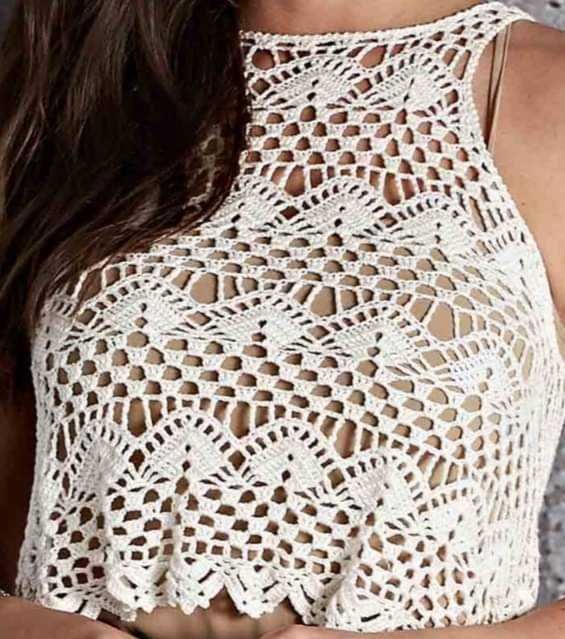 Blusa em crochê em ponto aberto.