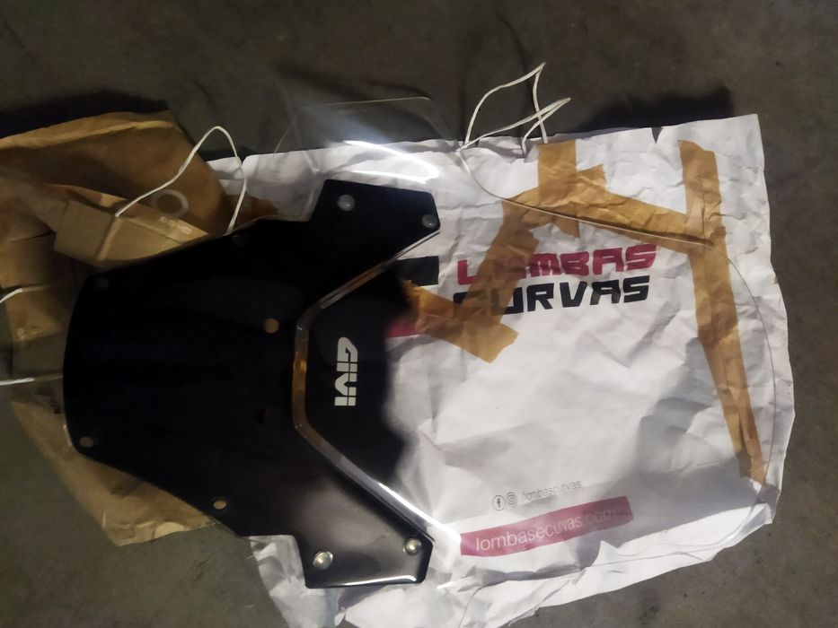 Vendo vidro para forza 125