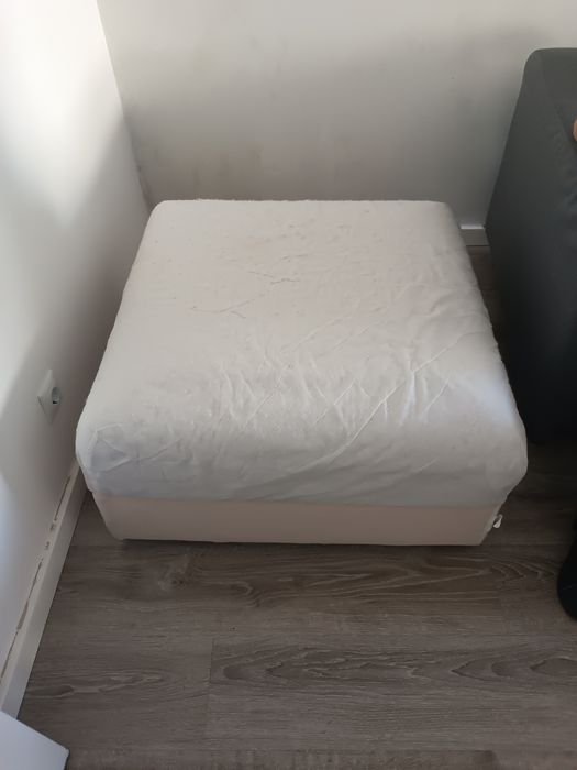 Sofá e pufes  quadrado semi novo IKEA