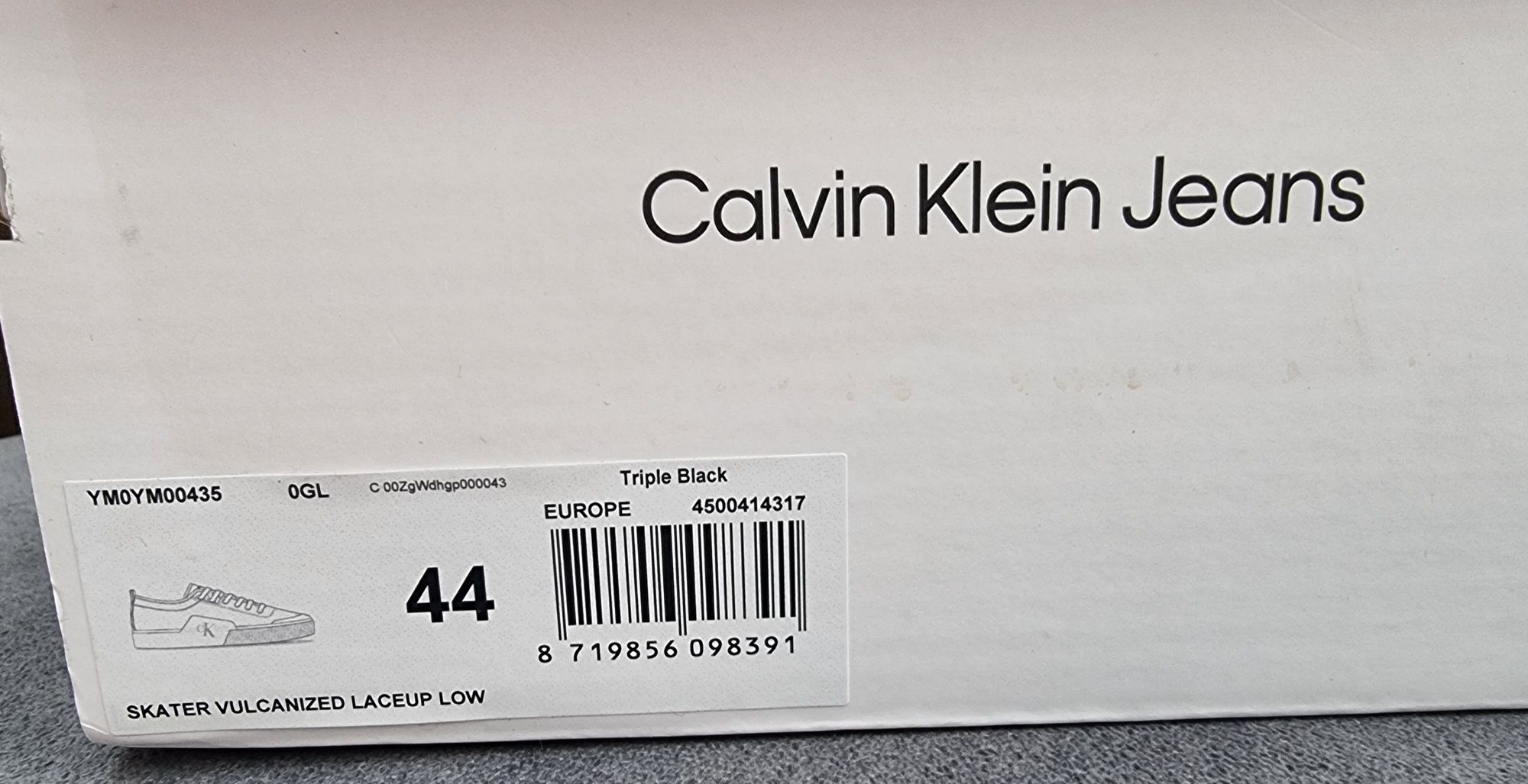 Nowe buty Calvin Klein Jeans rozmiar 44 dł. wkł. 28 cm. Chełm • OLX.pl