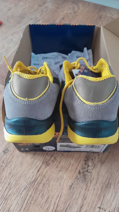Buty robocze nowe .