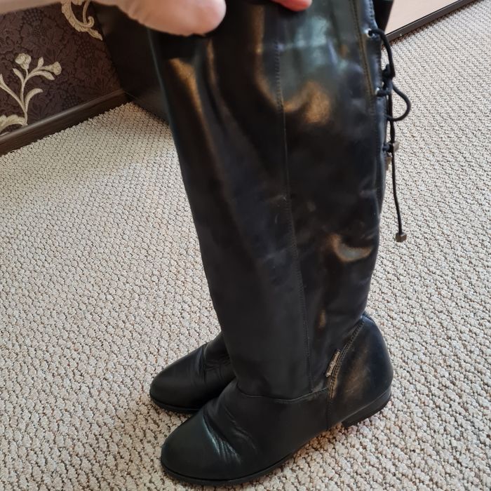 Демисезонные кожаные сапоги