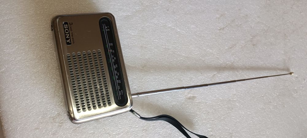 Rádio antigo da Sony para decoração