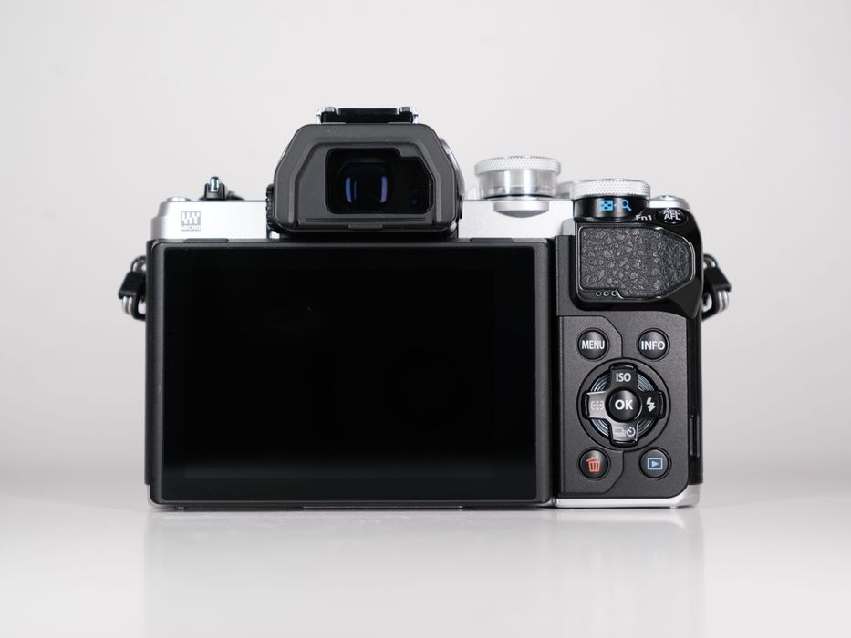 olympus omd em10 mark iii - купити цифрові фотокамери - Ціна на OLX.ua