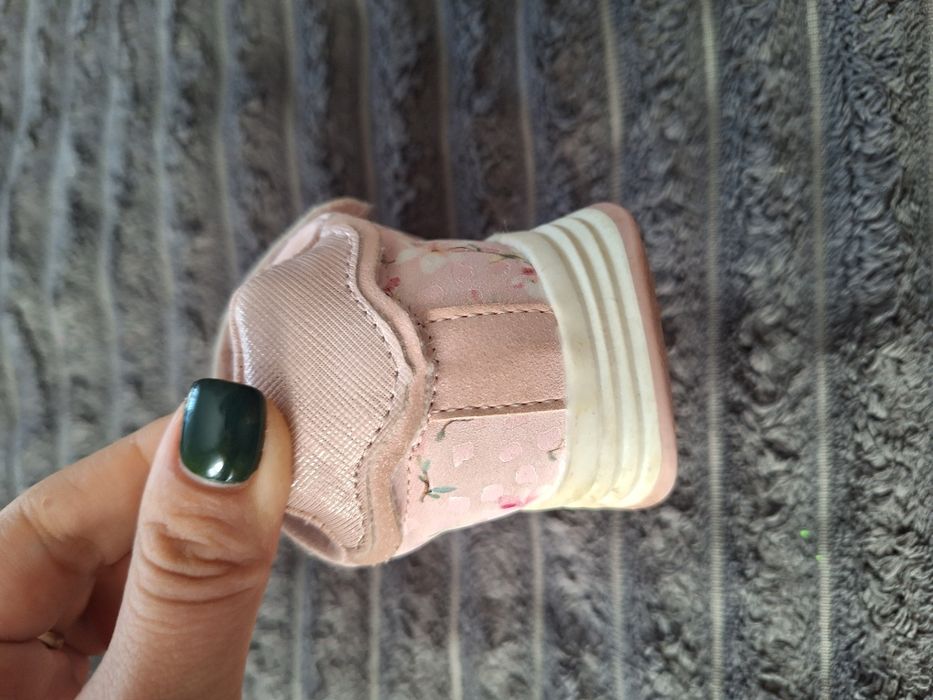 Дитячі кросівки дівчачі