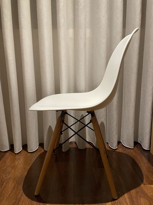 Secretaria com cadeira