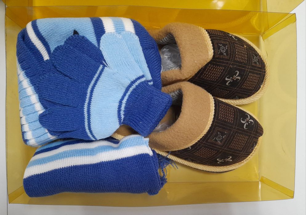 Conjunto luvas cachecol gorro rapaz- novo|Set of hoodie+scarf+slippers