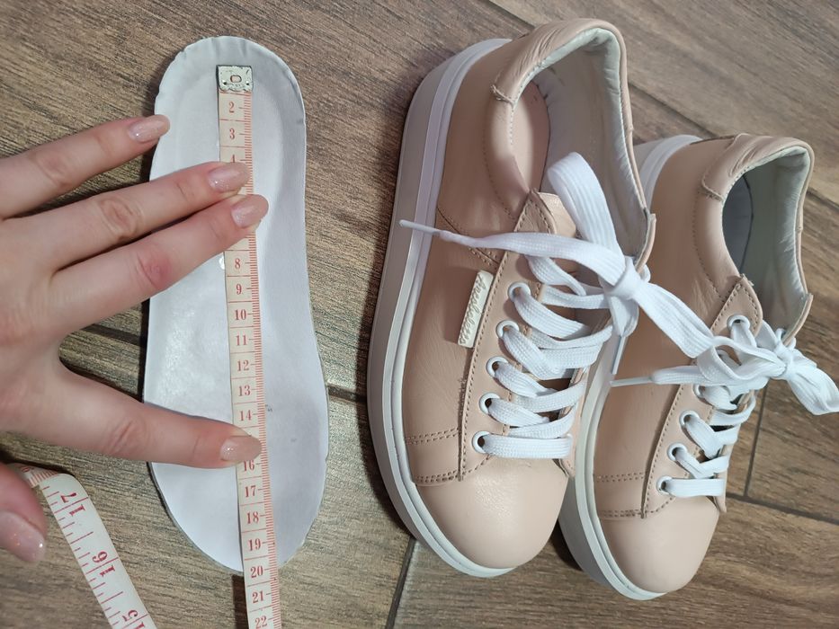 Кросівки шкіряні/кеди/туфлі/ взуття для дівчинки весна